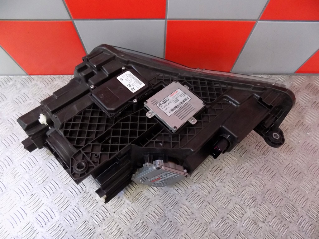 фото №15, Skoda superb 3 iii 15- лампа права ксенон led cała