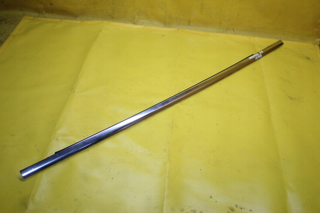 фото №1, Молдинг скло правий перед vw phaeton