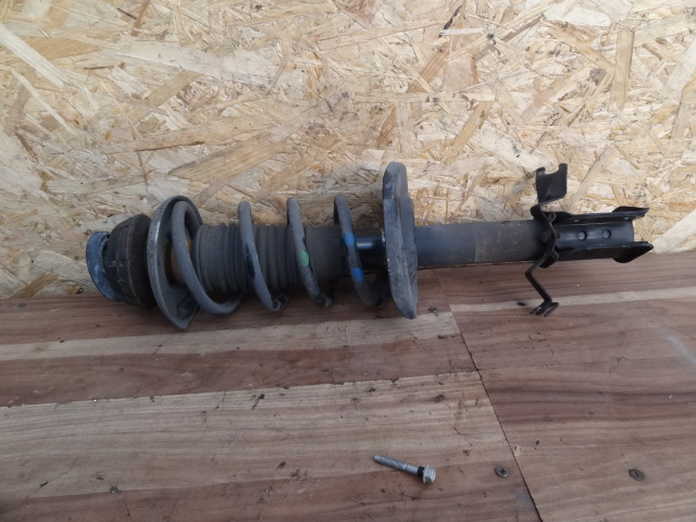 фото №1, Dacia lodgy 2013 1,2 tce амортизатор передний правый