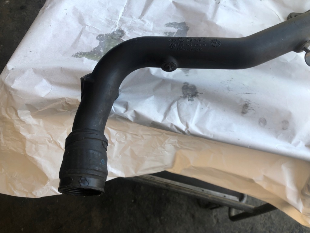 фото №3, Vw touareg 3,0 труба шланг воздуха 7l6145795q