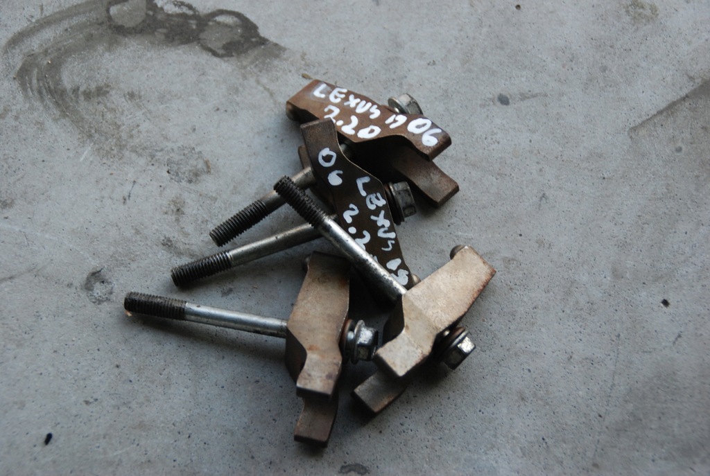 фото №1, Крепление шпилька кронштейн форсунок is 220