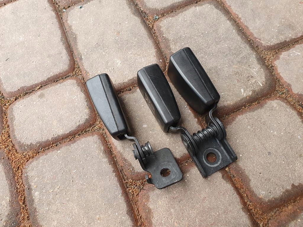 фото №1, Защёлки hb ремней opel astra j 13354864 13354863