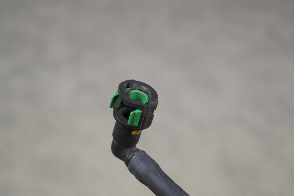 фото №3, Шланг трубка топлива jeep patriot 2.4