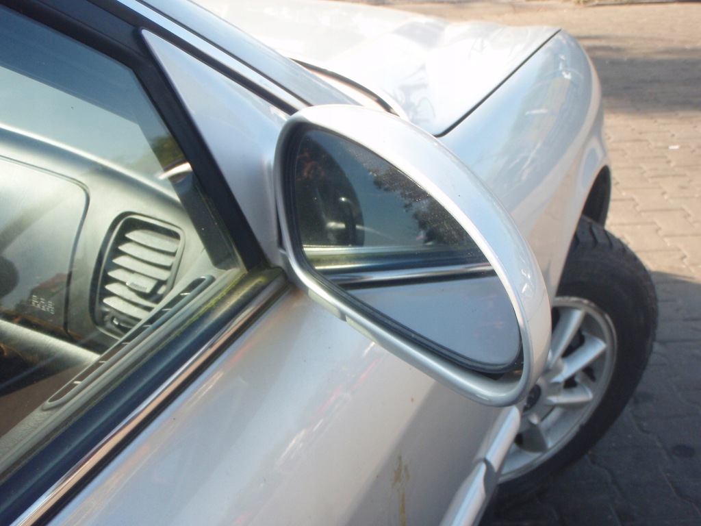 фото №14, Hyundai sonata iv lift лампа задня ліва lub права