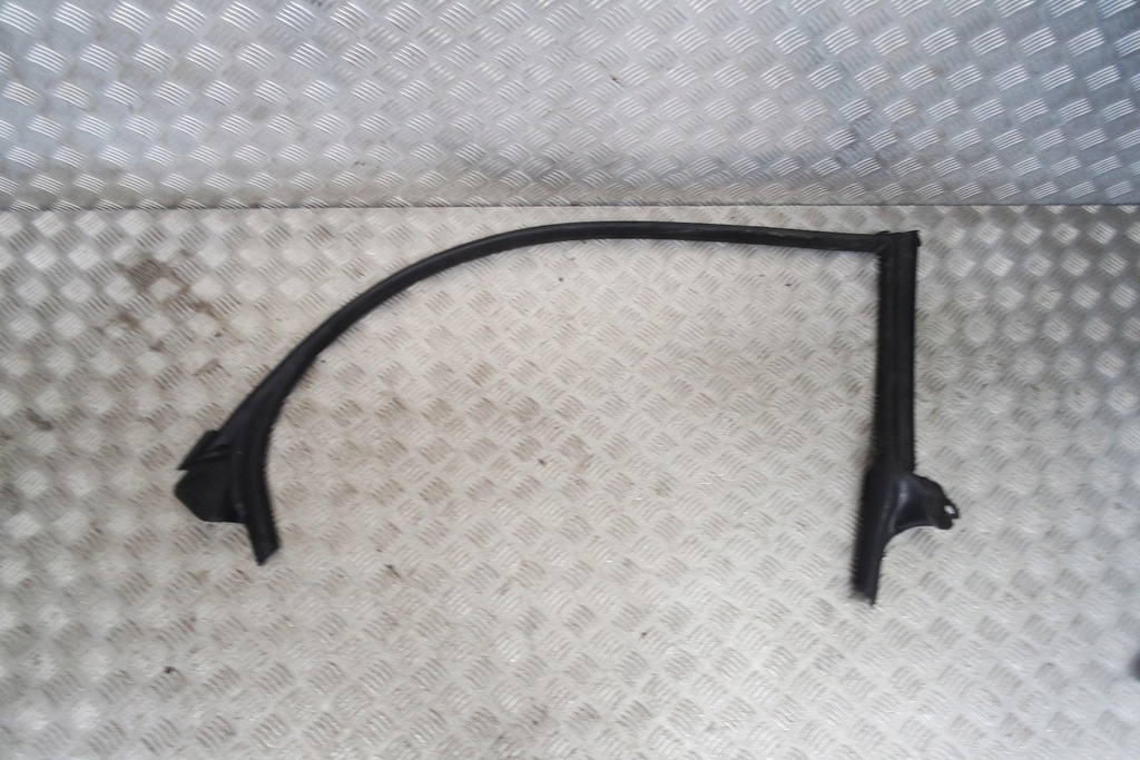 фото №1, Audi rs7 4g8 lift прокладка дверь левая перед