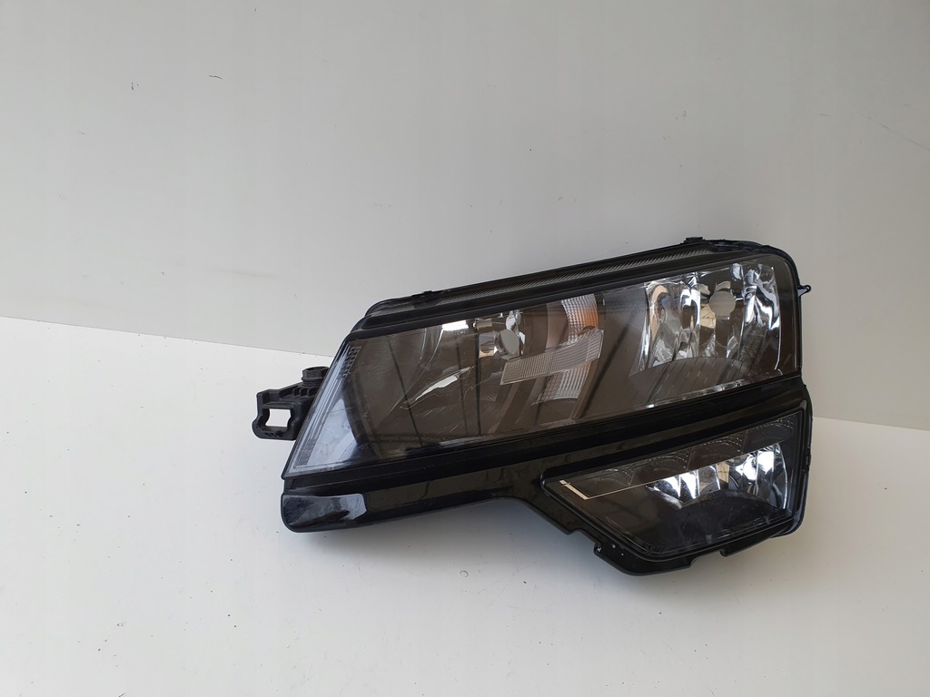 фото №1, Skoda karoq 57b лампа фара 57b941016 a