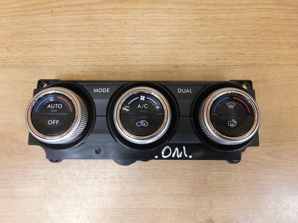 фото №1, Subaru forester iv панель кондиционера 72311sg612