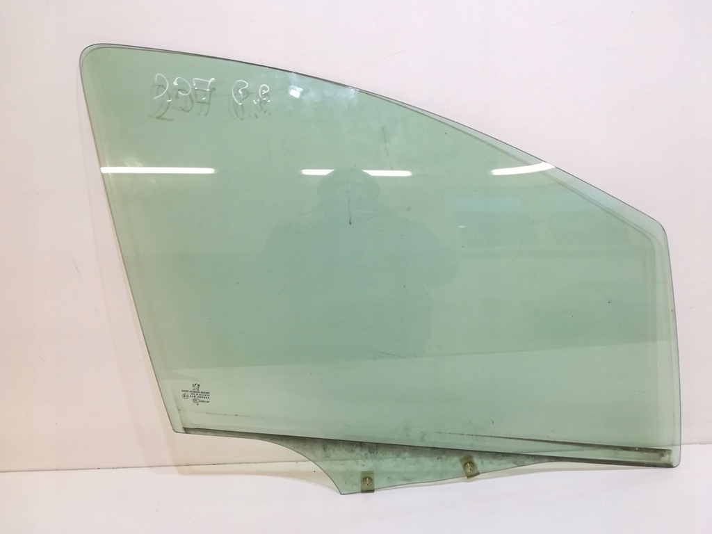 фото №1, Стекло дверь правый перед 5d peugeot 207 08r