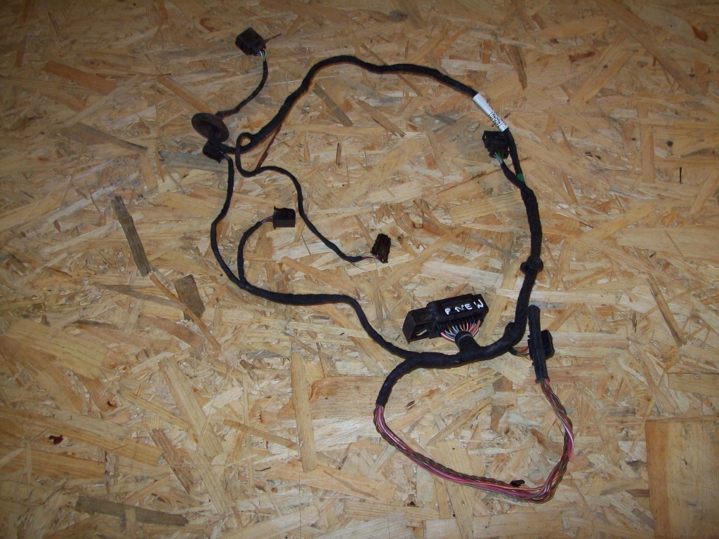 фото №1, Vw new beetle 2,0 8v aqy 2001r електропроводка двері p