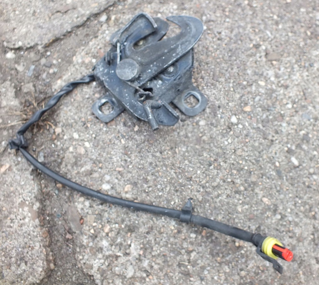 фото №1, Lancia thesis 04r замок засувка капот