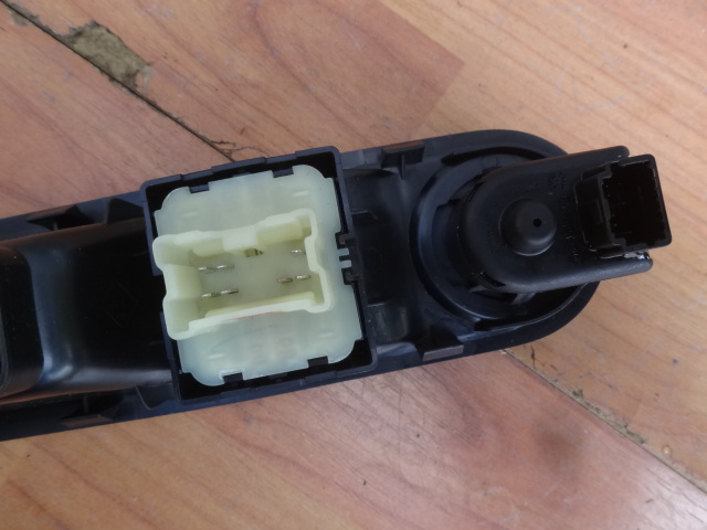 фото №4, Renault twingo iii 15r перемикач вікон лівий перед