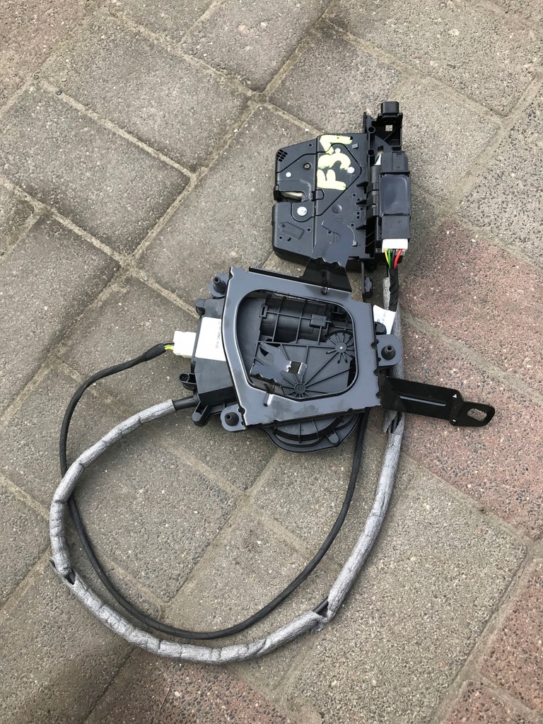 фото №1, Bmw 3 f31 замок крышки задняя с доводчик