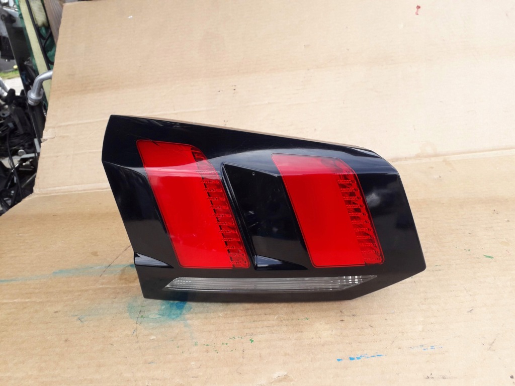 фото №1, Лампа задня ліва peugeot 5008 17- w кришка