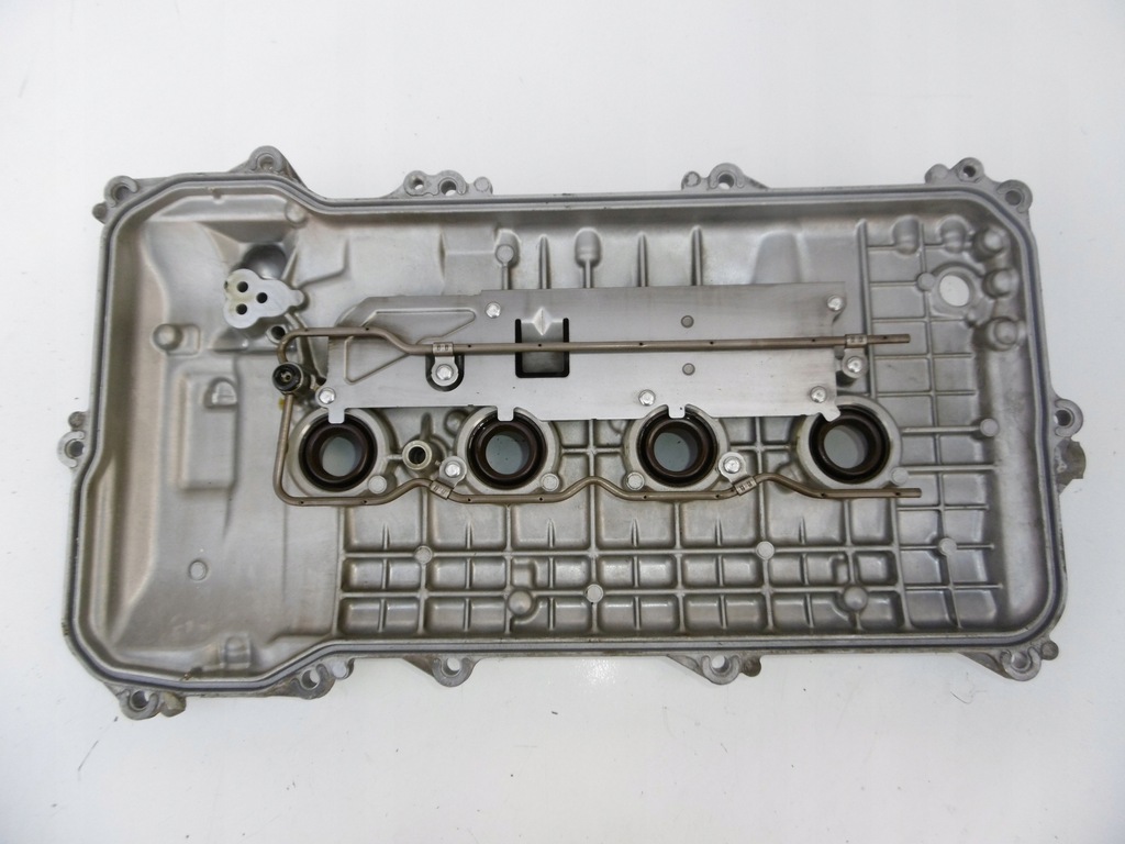 фото №6, Крышка клапанов toyota prius auris 1.8 гибрид