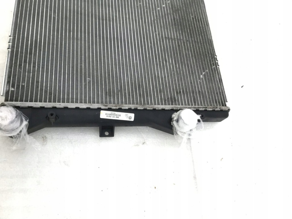 Volkswagen оригінальний номер 5k0121253b радіатор, система охолодження двигуна Зі Шроту