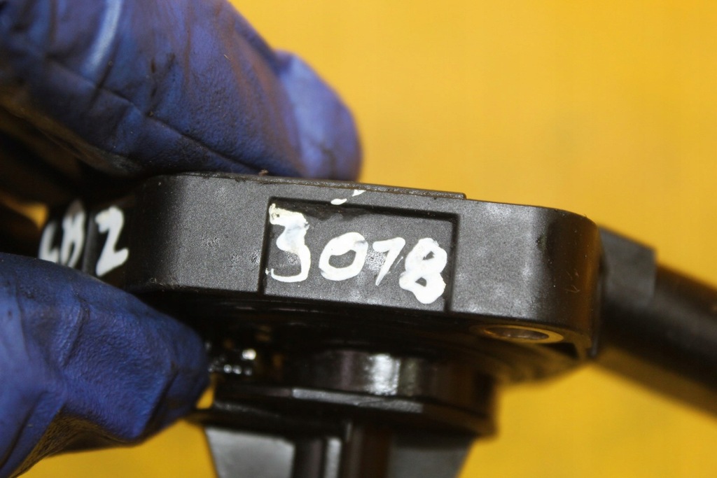 фото №8, Датчик масла vw polo iv 1.2 tsi 03c907660m