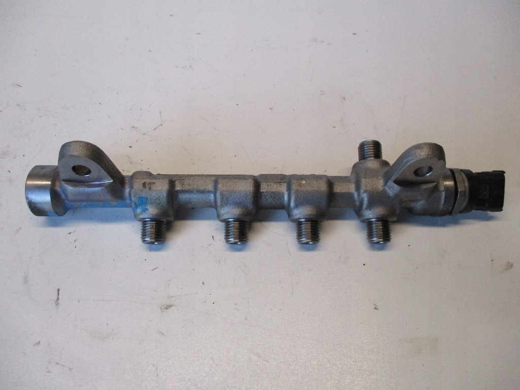 фото №1, Молдинг упорскування jeep renegade 1,6d 0445214363