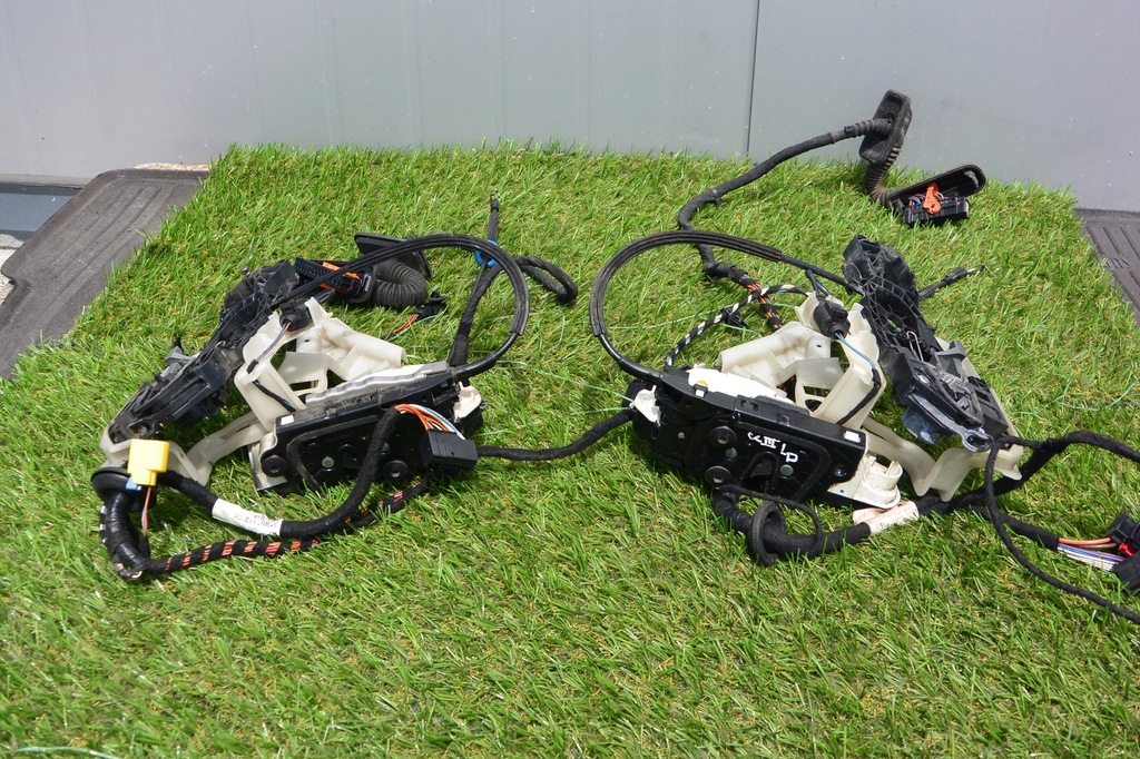 фото №11, Замок двері insta лівий правий задня vw passat cc lift