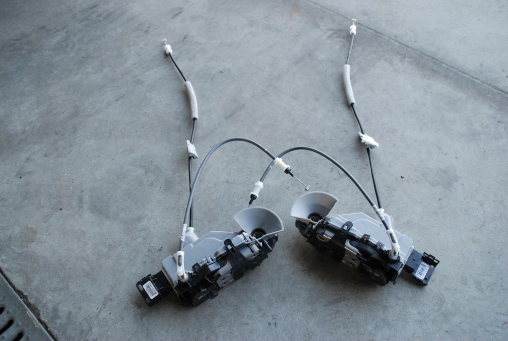 фото №3, Citroen c3 iii замок дверь p / l перед 17-