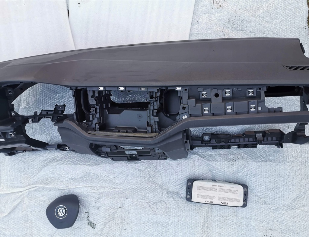 фото №1, Приборная панель консоль приборная панель vw t roc t-roc подушки безопасности подушка безопасности 4xpasy шторки безопасности