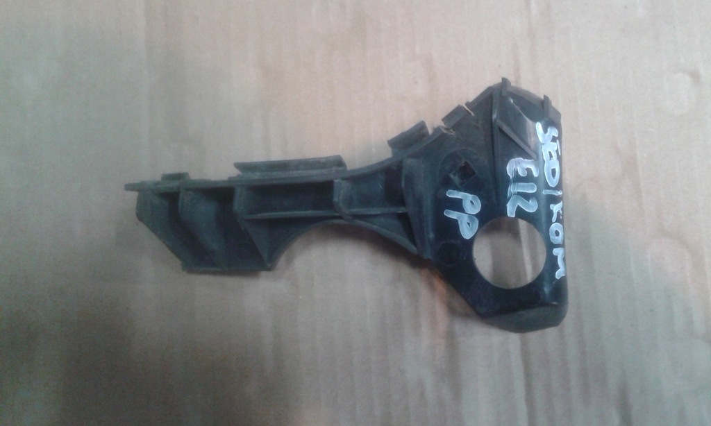 фото №1, Toyota corolla e12 02-06 направляющая kombi sedan правый