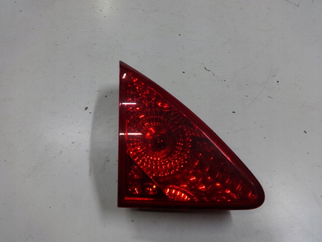 фото №1, Peugeot 3008 09r- лампа крышки левая задняя задняя