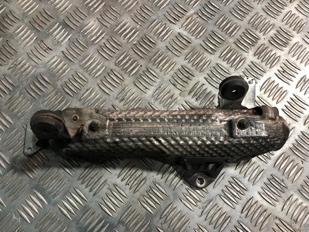 фото №1, Mercedes w207 e coupe защита тепловая коллектор