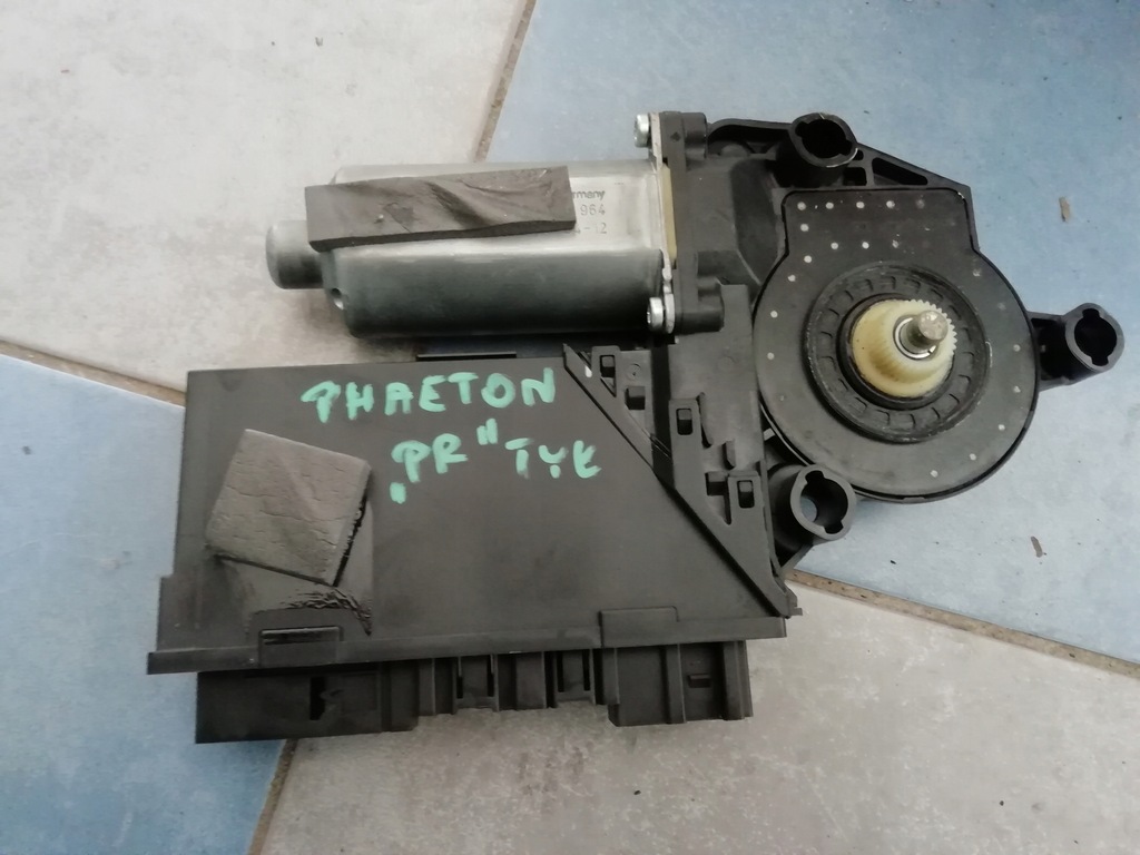 фото №1, Vw phaeton 3d0959704d моторчик стекло правый задняя