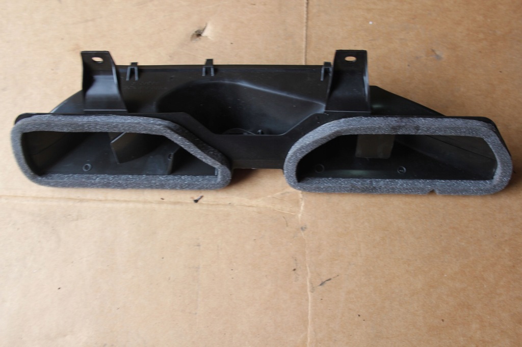 фото №1, Воздухозаборник канал вентиляции vw atlas 3cn819063