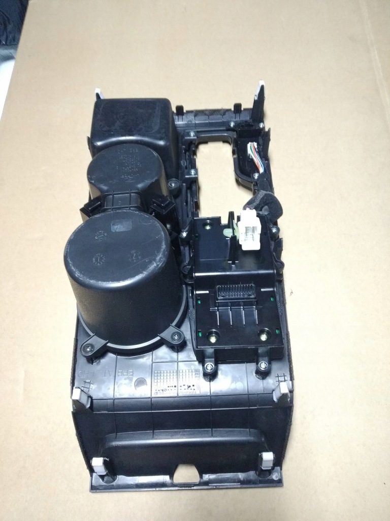 фото №2, Hyundai tucson iii lift панель туннель автоматическая коробка передач