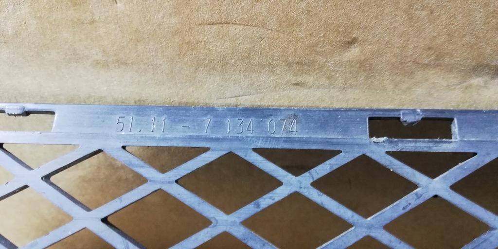 фото №7, Bmw 3 e90 e91 04-08 решітка середня решітка радіатора