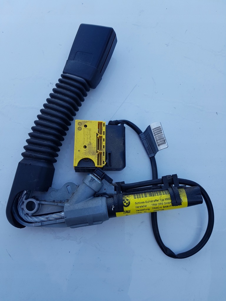 фото №1, Bmw x3 e83 натягувач ременів правий 33027346