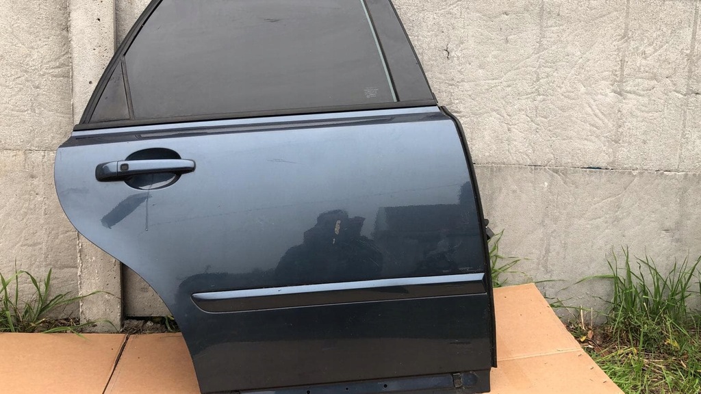 фото №1, Volvo v50 дверь правый задняя