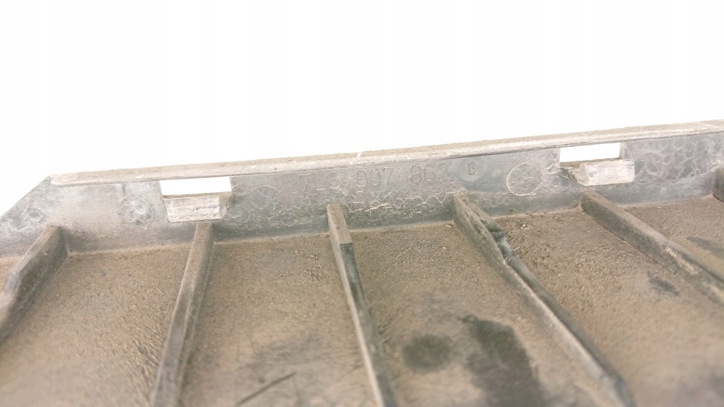 фото №6, Vw touareg направляющая бампера задняя заднего 7l6807863b