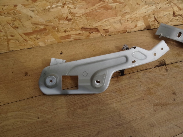 фото №1, Renault scenic iv 2017 кронштейн крыла правый org