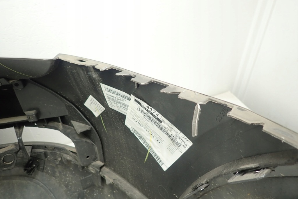 Audi q3 бампер задняя+ спойлер 8u0807511c Оригинал