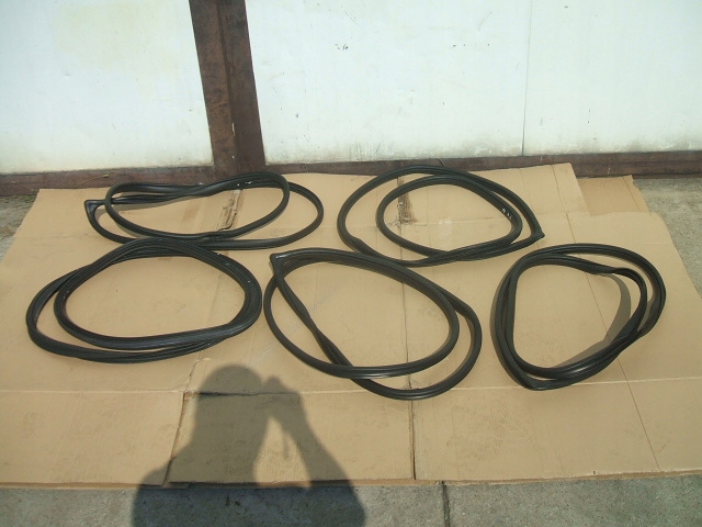 фото №1, Kia niro прокладка кришки багажника двері