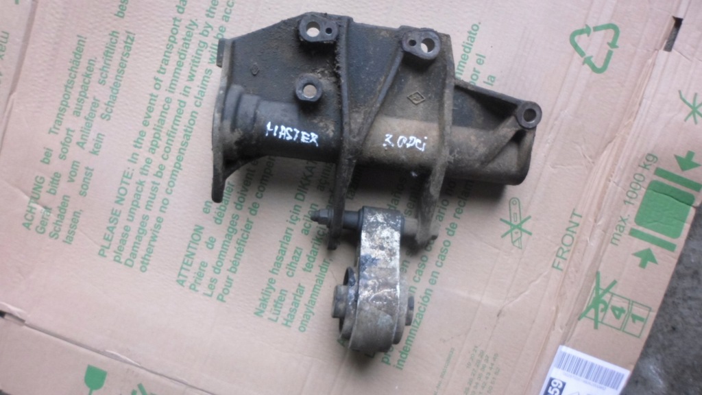 фото №1, Renault master 03-10 3.0 dci опора полуось правой