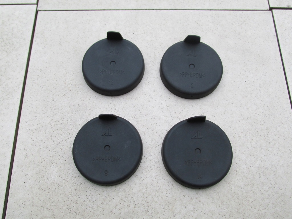 фото №1, Заглушка крышка лампы перед линза b-max 2013