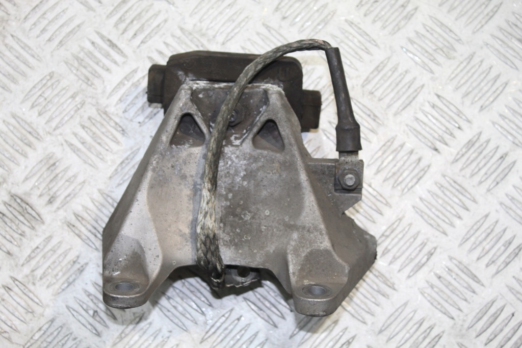 фото №1, Кронштейн коробки bmw 5 gt f07 6781235