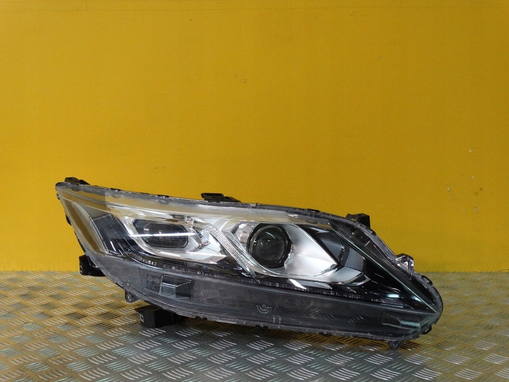 фото №1, Mitsubishi eclipse cross 17- фара лампа r eu