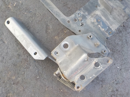 фото №1, Scania r петля решётка нижний