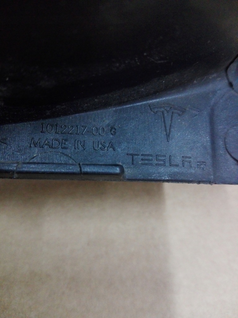 Tesla s накладка права поріг під  хром 1012217-00-g в Україні