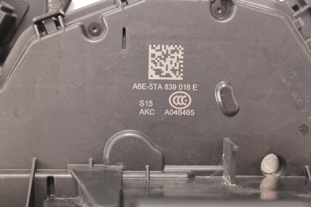 фото №2, Vw t-roc замок двері правий задня 5ta839016e