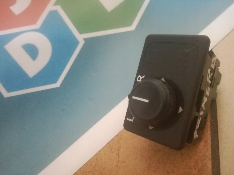 фото №10, Переключатель регулировка зеркал nissan primera p11