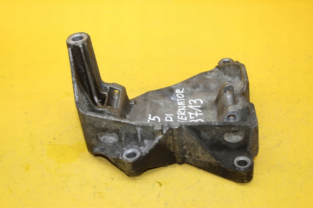 Кронштейн основание генератора vw t5 2.5 tdi 070903143c Доставка