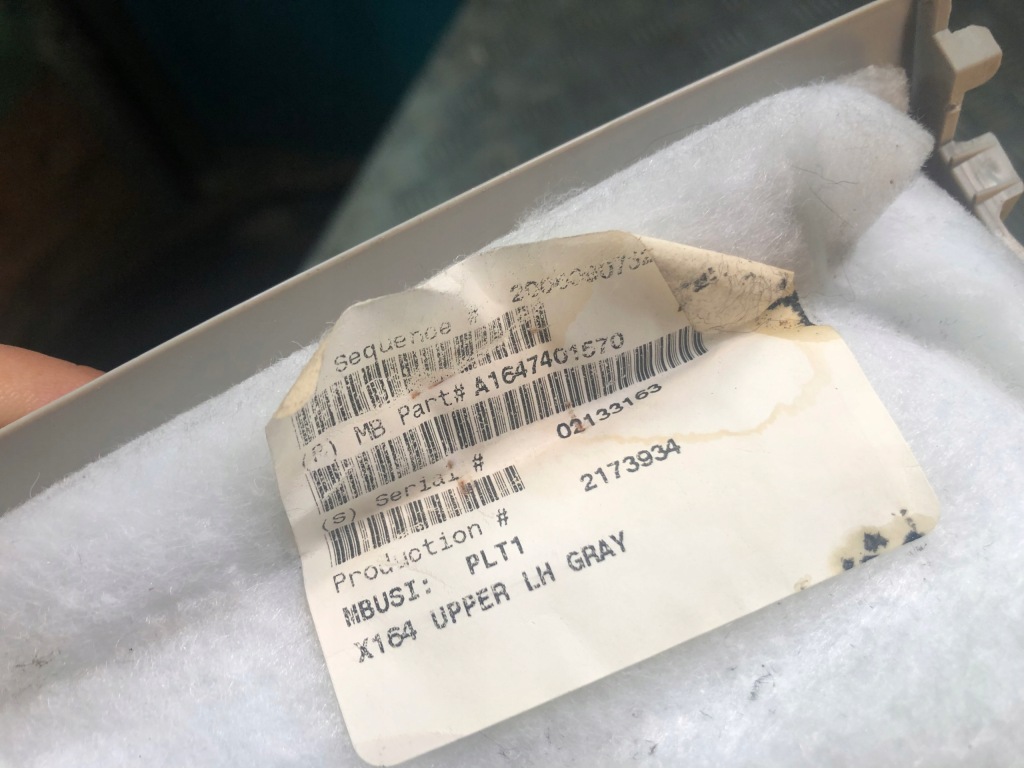 фото №2, Mercedes gl x164 обивка защита крышки левая