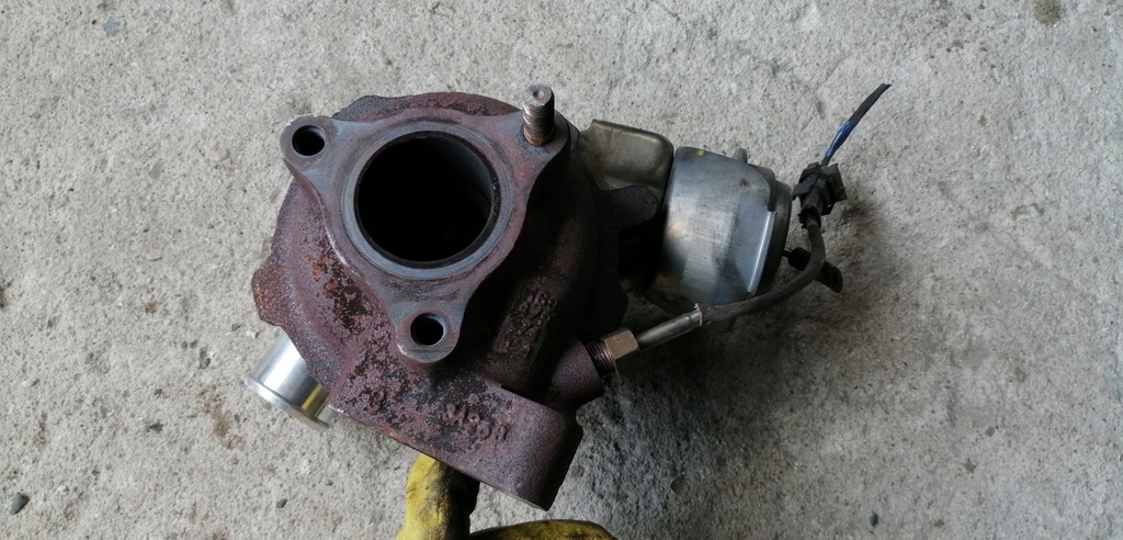 фото №5, Hyundai i30 ii 1.6 crdi турбонагнетатель 23201-2a701