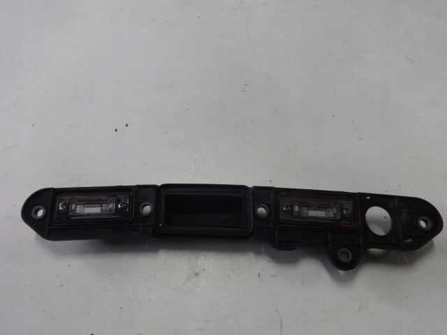 фото №1, Vw golf 5 v plus 05r- ручка крышки лампа номерного знака