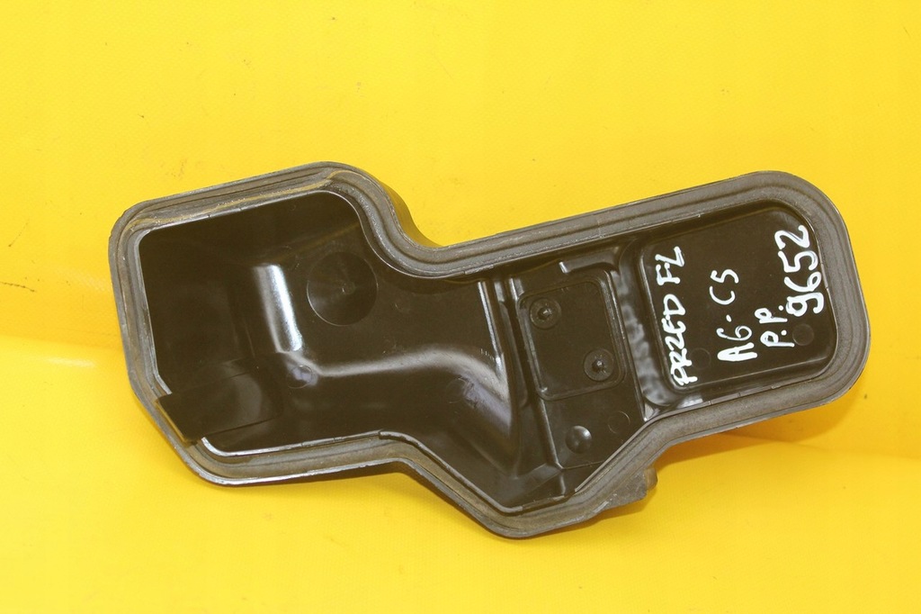 фото №5, Заглушка лампы правый перед audi a6 c5 153814-00